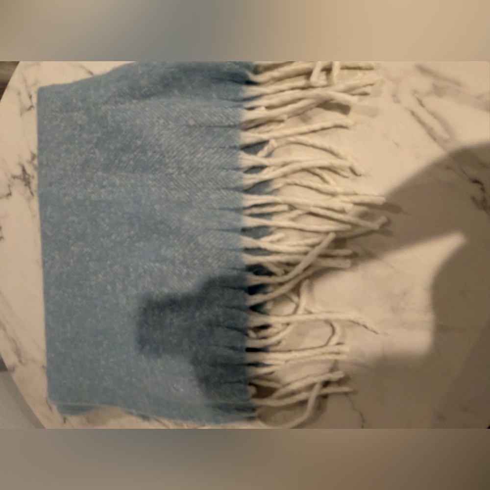 UpWest Soft Blue and Cream throw blanket - Picture 7 of 9
